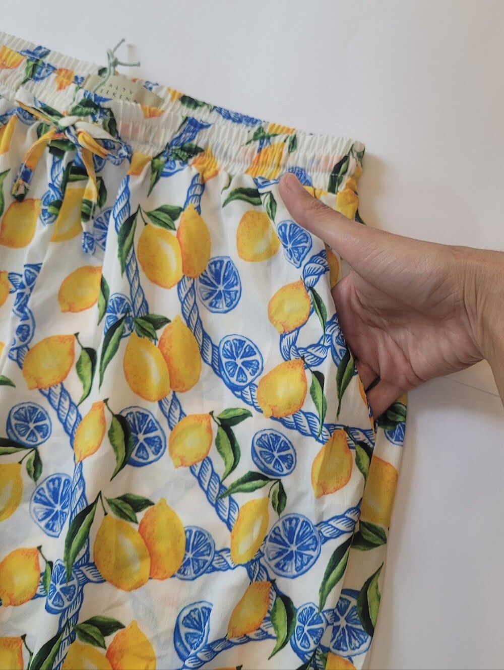 NWT Salty Weekend Costa Wide Leg Pants Lemon Print Small - Picture 6 of 14